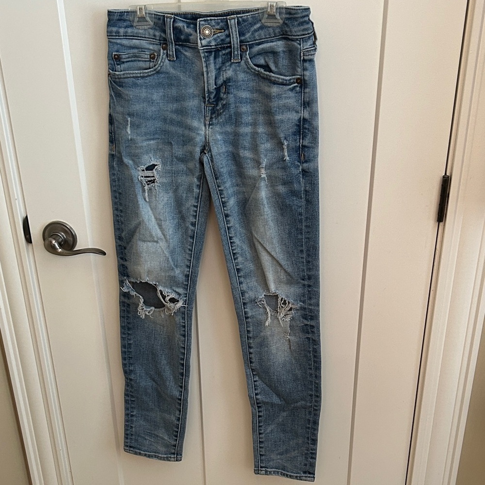 American Eagle Outfitters Distressed Blue Ripped Kids Jeans, size 26x28